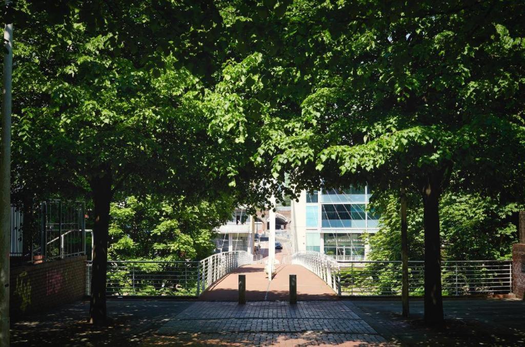 Adelphi Wharf Luxury Apartments Manchester Bagian luar foto