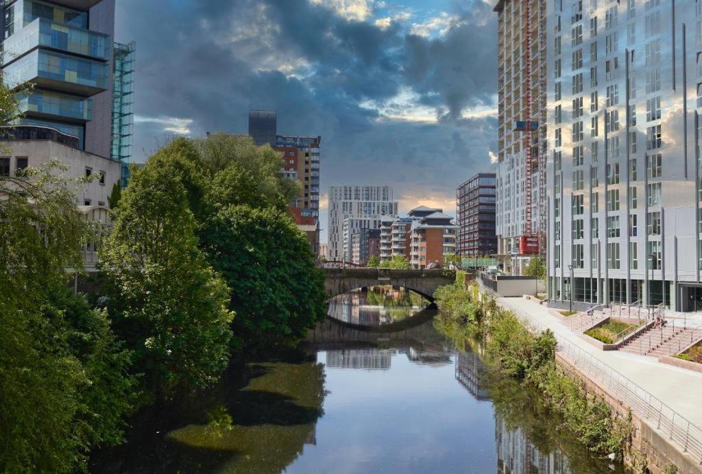 Adelphi Wharf Luxury Apartments Manchester Bagian luar foto